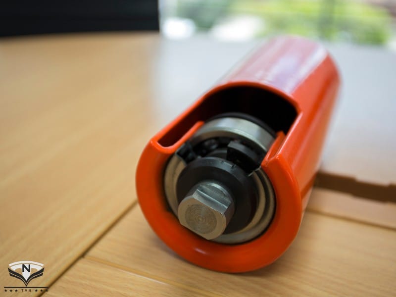 Một con lăn băng tải đạt độ đồng tâm với dung sai cho phép